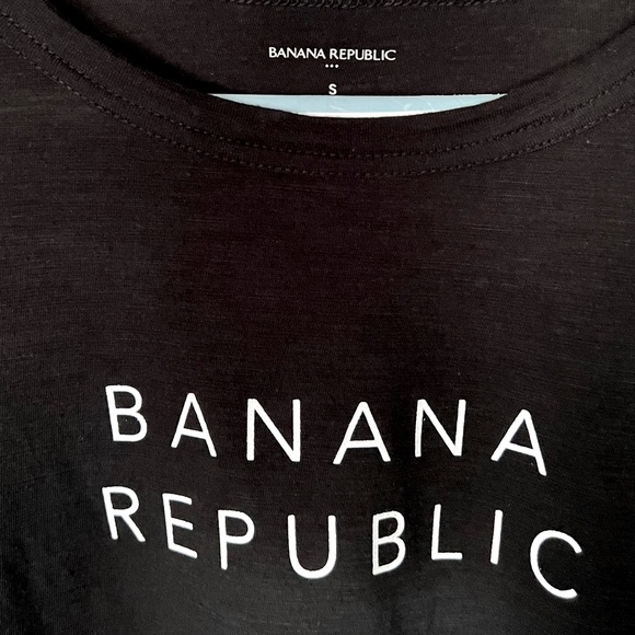 NWOT - Banana Republic T-shirt - Size Small - Picture 2 of 3